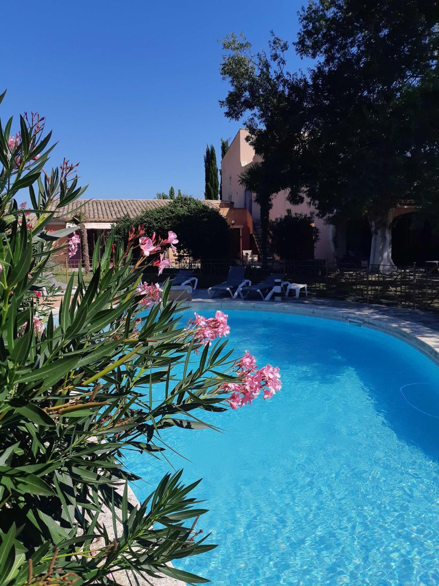 Chambres D'Hotes, B&B La Musardiere Alba-la-Romaine エクステリア 写真
